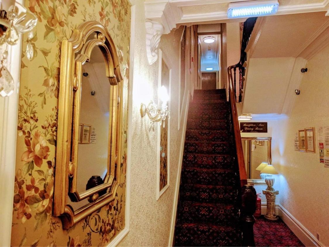 Gleneagles - Albert Road — Photos 1